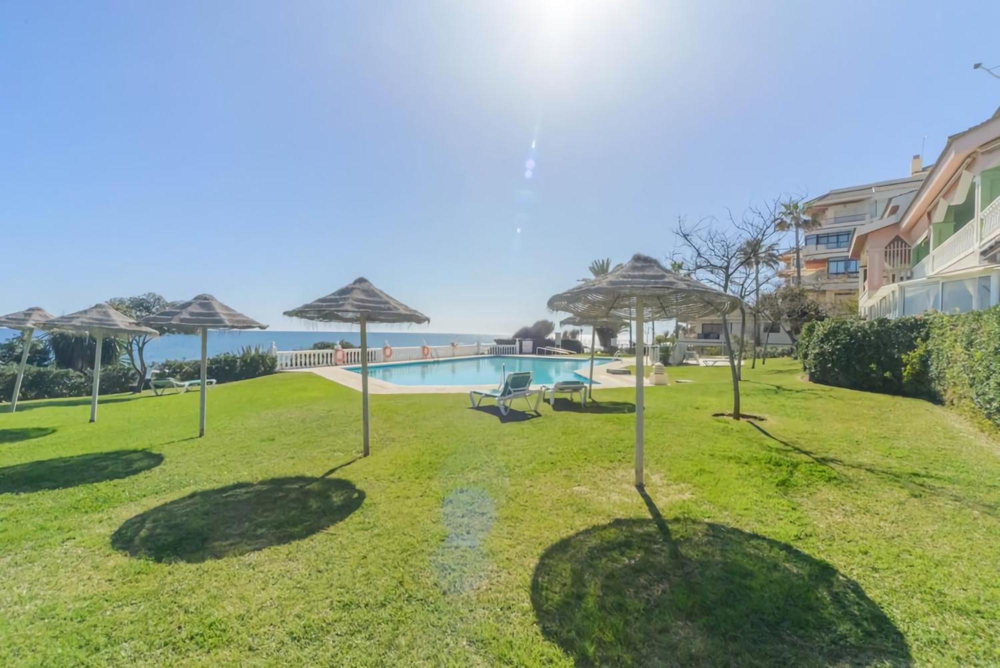 Urbanization On The Beach Front 1-3 La Cala De Mijas Bagian luar foto