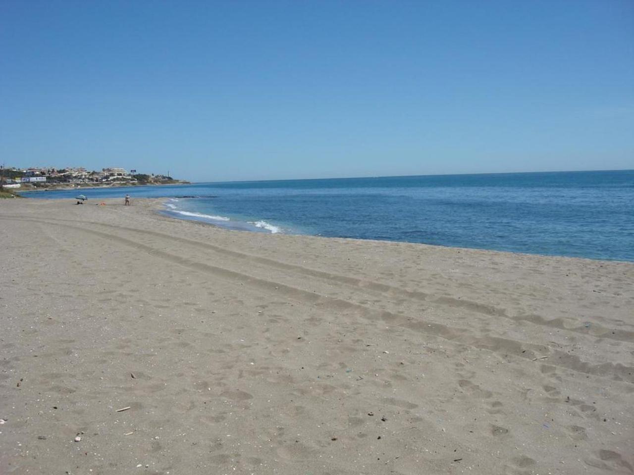 Urbanization On The Beach Front 1-3 La Cala De Mijas Bagian luar foto